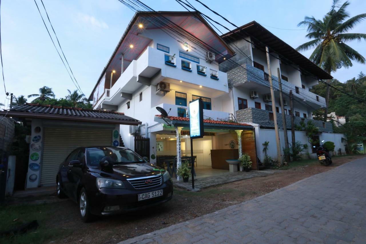 Dock Holiday Guest House Unawatuna Exterior foto